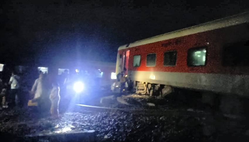buxar train accident today