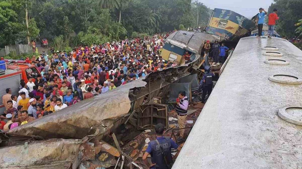 DHAKA | BANGLADESH TRAIN ACCIDENT |