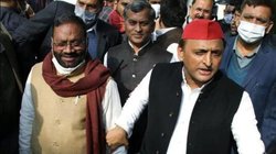 हिंदुत्व और हिंदू दलों पर स्वामी प्रसाद मौर्य का प्रहार और अखिलेश की चुप्पी क्या इशारा करती है? समझिए सपा की रणनीति