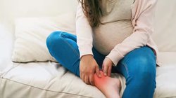 रविवारी सेहत: पैरों में सूजन गंभीर खतरा, कभी न करें नजरअंदाज