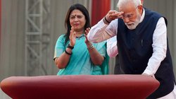 Meri Mati Mera Desh: पीएम ने अमृत वाटिका और अमृत महोत्सव का किया उद्घाटन, माटी का तिलक लगाया