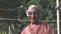 कबाड़ से बना दी बापू की मूर्ति, वीडियो हुआ वायरल तो नगर निगम की हुई फजीहत; अब उठाया ये कदम