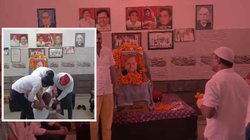 मुलायम सिंह यादव को श्रद्धांजलि देने पहुंचा समर्थक फफक कर रो पड़ा; वीडियो देख बोले लोग-ये थोड़ा ज्यादा हो गया भाई