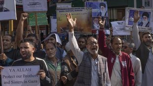 Muslim| Protester