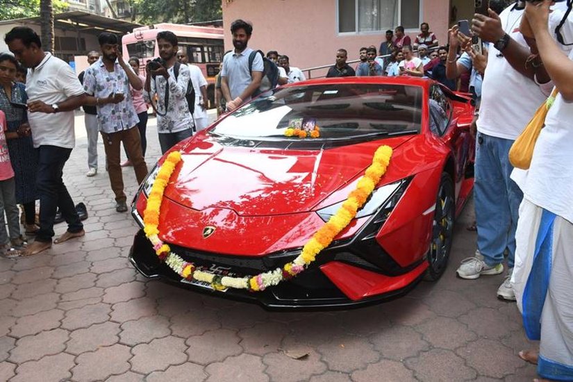 Shraddha Kapoor lamborghini