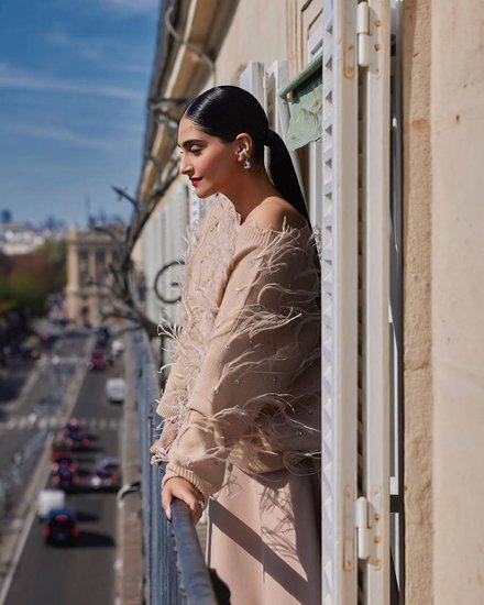 Sonam Kapoor Wears Sweater In Summer
