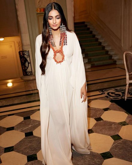 Sonam Kapoor pics