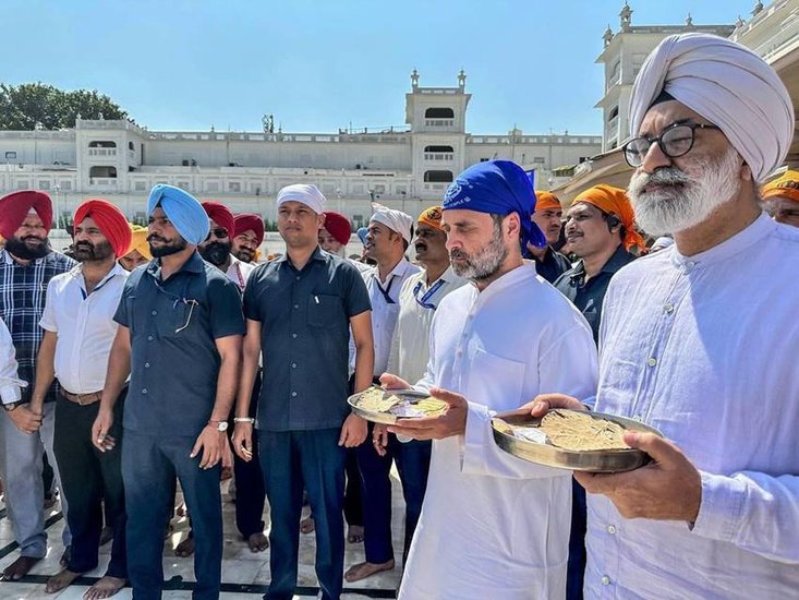Rahul Gandhi in the Golden Temple