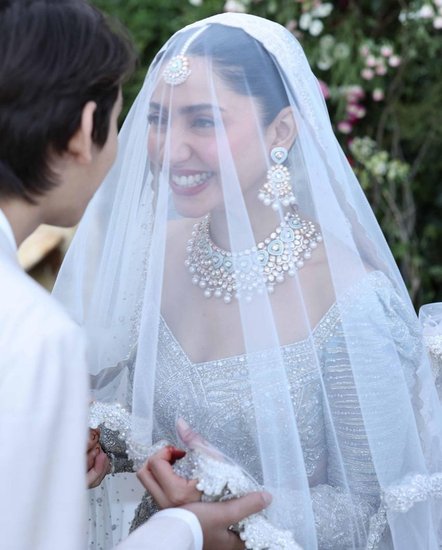 Mahira khan husband