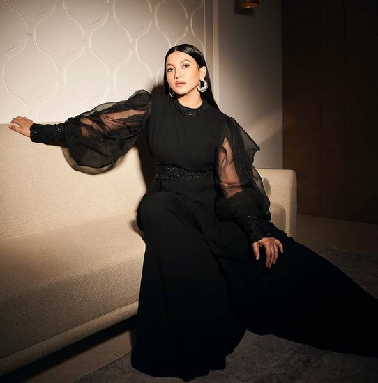 Gauahar Khan black Gown