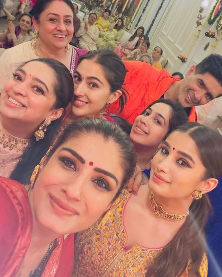 Raveena Tandon Navratri outfits