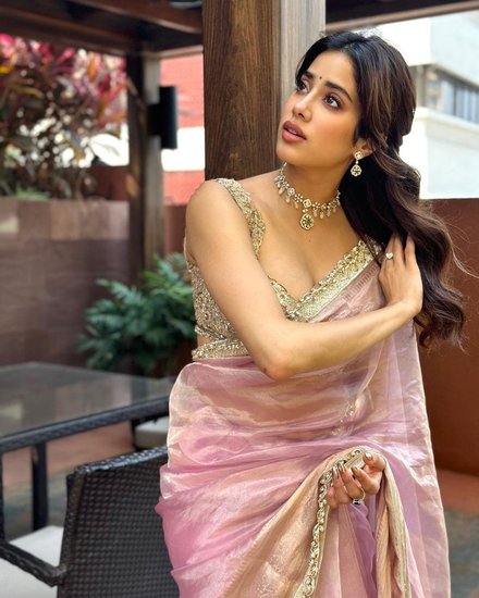 Jhanvi Kapoor in pink dress