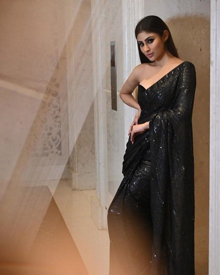 Mouni Roy instagram