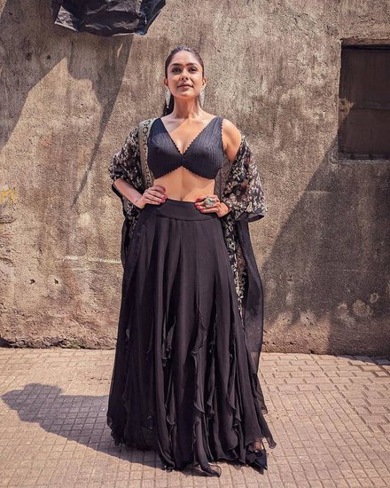 Mrunal Thakur Ruffle Skirt