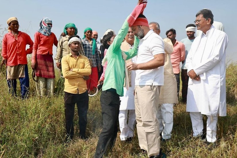 rahul gandhi in kathiya village raipur chhattisgarh