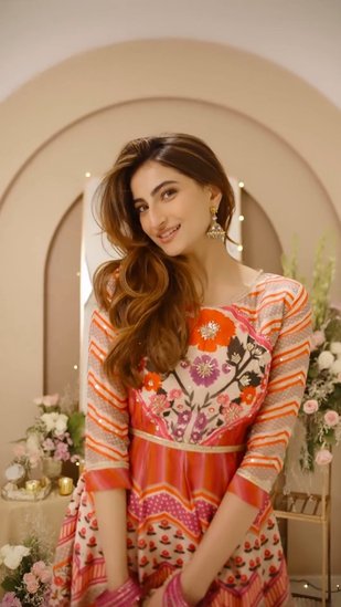 Palak Tiwari frock Suit