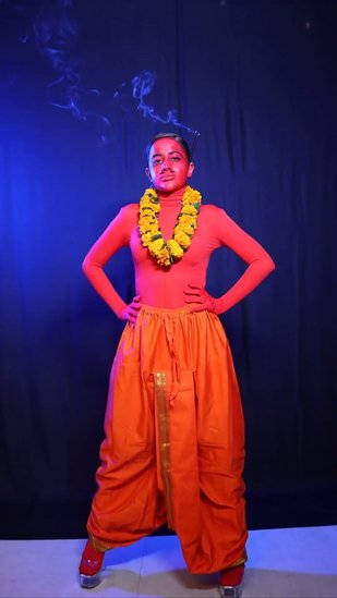 Urfi Javed Chhota Pandit Look