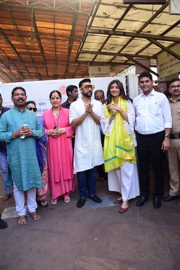 Shilpa Shetty with family