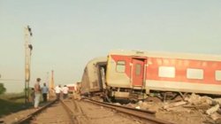 Bihar Train Accident: 10 ट्रेनें रद्द, 21 ट्रेनों के रूट डायवर्ट, जानें बक्सर ट्रेन हादसे की लेटेस्ट अपडेट