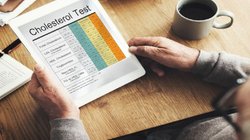 नसों में गंदा Cholesterol बढ़ने पर आंखों के पास दिखते हैं उसके लक्षण, एक्सपर्ट ने बताएं 5 तरीके, तेजी से नसों से पिघल जाएगी गंदी चर्बी