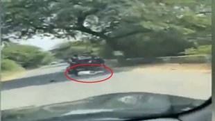 delhi car dragged