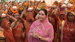 Rajasthan Election 2023: वसुंधरा राजे के बाद अब मैदान में एक और राजकुमारी, फिल्मी रही है दीया कुमारी की प्रेम कहानी