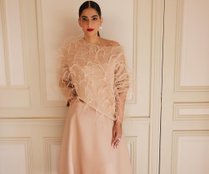 Sonam Kapoor attracted attention in Paris Fashion Week, slay in beige dress
