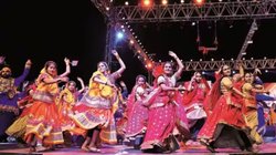 Garba-Dandiya Night: दिल्ली-नोएडा में इन जगहों पर होने जा रहा गरबा-डांडिया नाइट का आयोजन, जानें कैसे हो सकते हैं शामिल