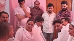 खून पर सियासत? देवरिया में क्यों आमने-सामने आ गए BJP और सपा, जानिए पूरा मामला
