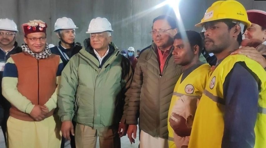 पिछले 17 दिनों से मजदूरों को सकुशल निकालने की तैयारी चल रही थी।