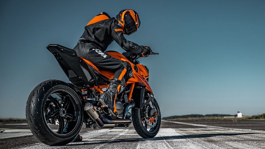 2024 KTM 1390 Super Duke R