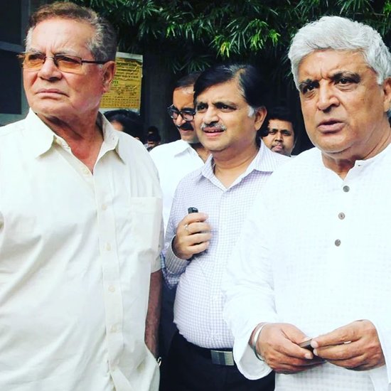 साल 1966 में फिल्म 'सरहती लुटेरा' की शूटिंग के दौरान सलीम की मुलाकत जावेद अख्तर से हुई। इस फिल्म की शूटिंग के दौरान दोनों की दोस्ती हुई। फिर दोनों ने मिलकर टीम बनाया और छोटी-मोटी कहानी लिखनी शुरू कर दी। उन्होंने राजेश खन्ना की फिल्म 'अंदाज' की स्क्रिप्ट में सुधार किया। सुधारी हुई स्क्रिप्ट पर जो फिल्म बनी वो सुपरहिट हो गई।