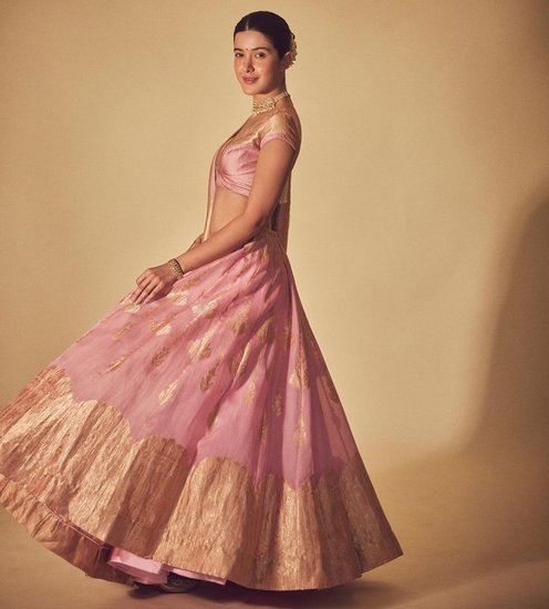 Shanaya Kapoor pink lehenga