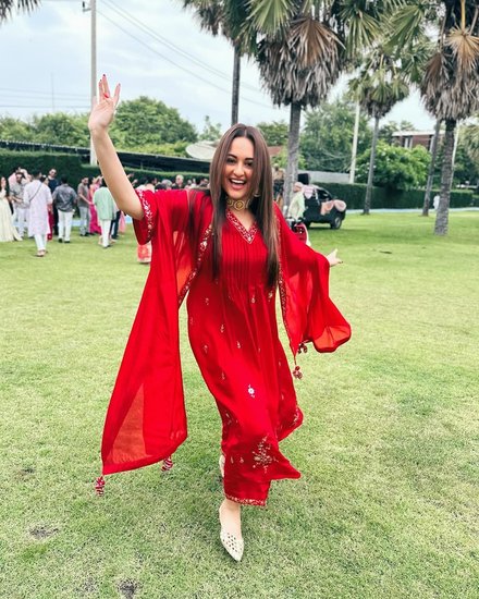 Sonakshi Sinha dance