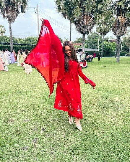 Sonakshi Sinha instagram