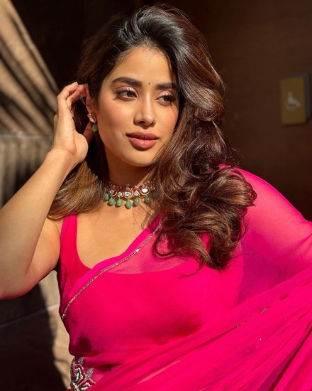 Jhanvi Kapoor pink Saree