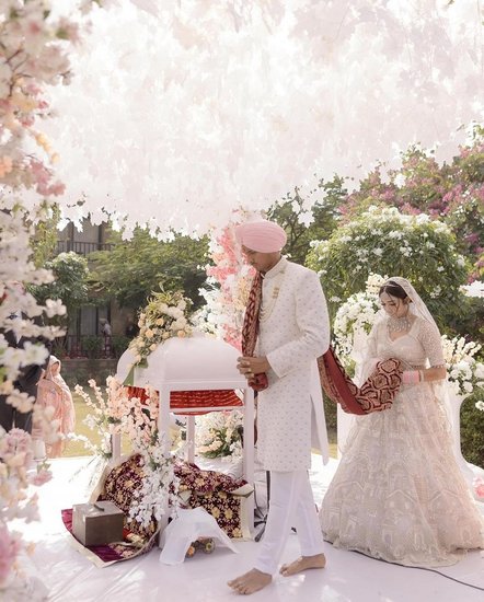 Navdeep Saini wife swati asthana