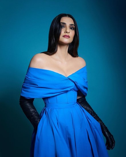 Sonam Kapoor disney dress