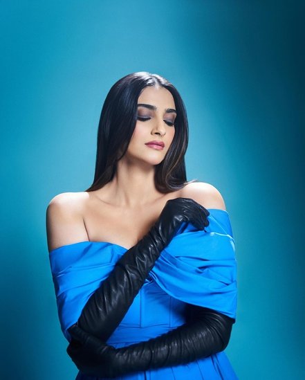 Sonam Kapoor off shoulder midi dress
