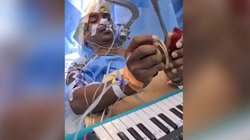 OMG! डॉक्टरों ने खोल रखा था दिमाग, मरीज गाता रहा हनुमान चालीसा और बजाता रहा पियानो