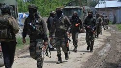 J-K: पुंछ में आतंकियों ने फिर की कायराना हरकत, सेना की गाड़ी पर फायरिंग कर भागे