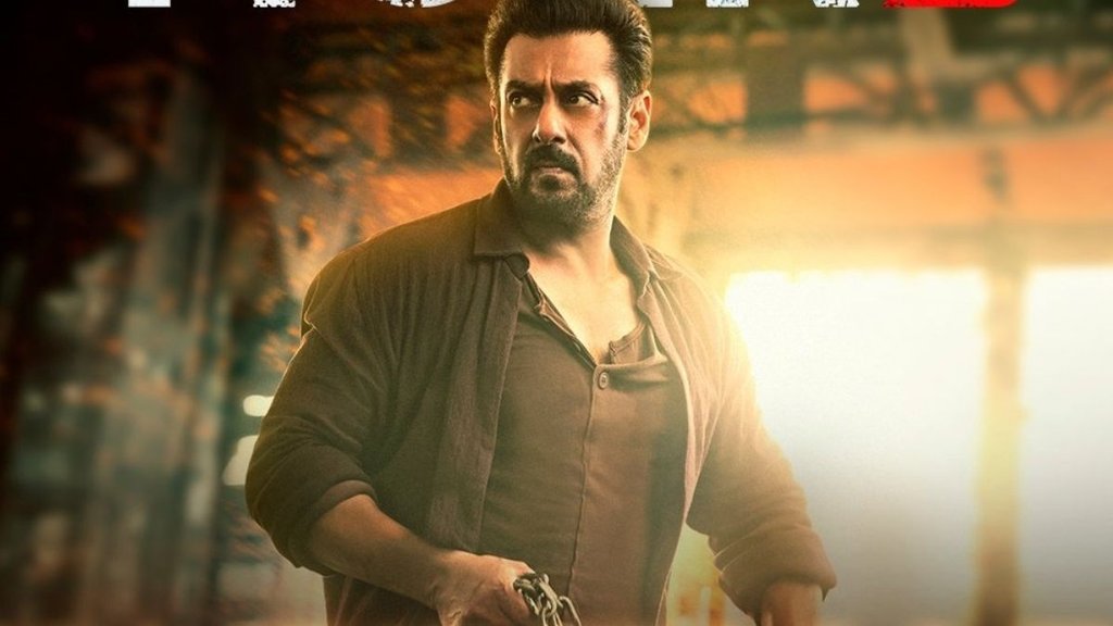 Tiger 3 Movie Live Review and Twitter Reaction