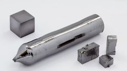 Tantalum Metal: सतलुज नदी में मिला Tantalum का खजाना, क्यों खास है यह दुर्लभ धातु? जानें सबकुछ