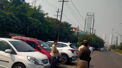 नोएडा में 15 दिनों में 95 हजार से ज्यादा वाहनों का चालान, जानें सबसे ज्यादा किन लोगों पर हुई कार्रवाई