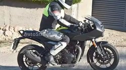 Triumph Thruxton 400 टेस्टिंग के दौरान हुई स्पॉट, जानें इसके डिजाइन से लेकर इंजन तक की डिटेल