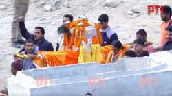 Uttarakhand Tunnel Rescue: विज्ञान और भगवान दोनों पर भरोसा, पहले सुरंग के बाहर स्थापित किया गया मंदिर, अब लाई गई बोखनाग देवता की डोली