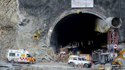 Uttarkashi Tunnel Rescue: रेस्क्यू ऑपरेशन की आखिरी बाधा भी दूर, CM धामी ने मजदूरों से की बात, जानें अब तक की 10 बड़ी बातें