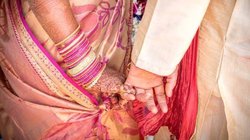 करवा चौथ पर पति के साथ की खरीदारी फिर जीजा के साथ भाग गई महिला, पुलिस तक पहुंचा मामला