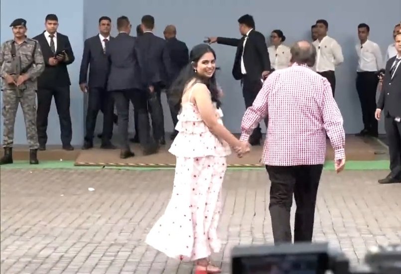 Isha Ambani Look