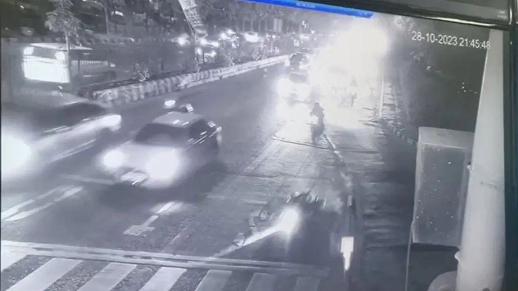 delhi road accident